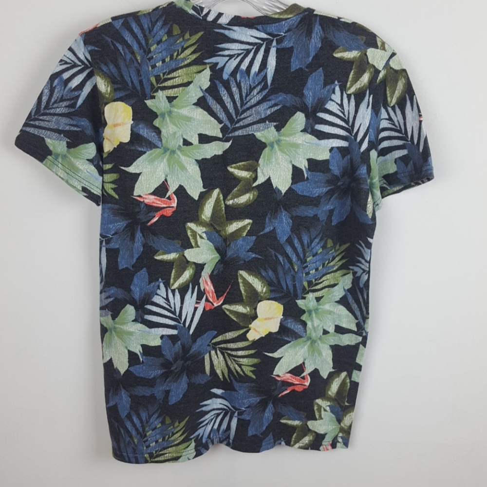 Hollister Shirt - Picture 2 of 6